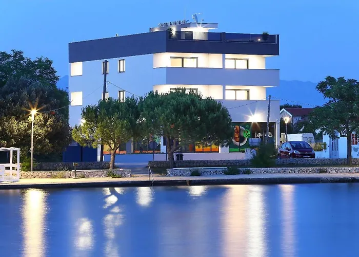 Apartments Bonaca With Jacuzzi