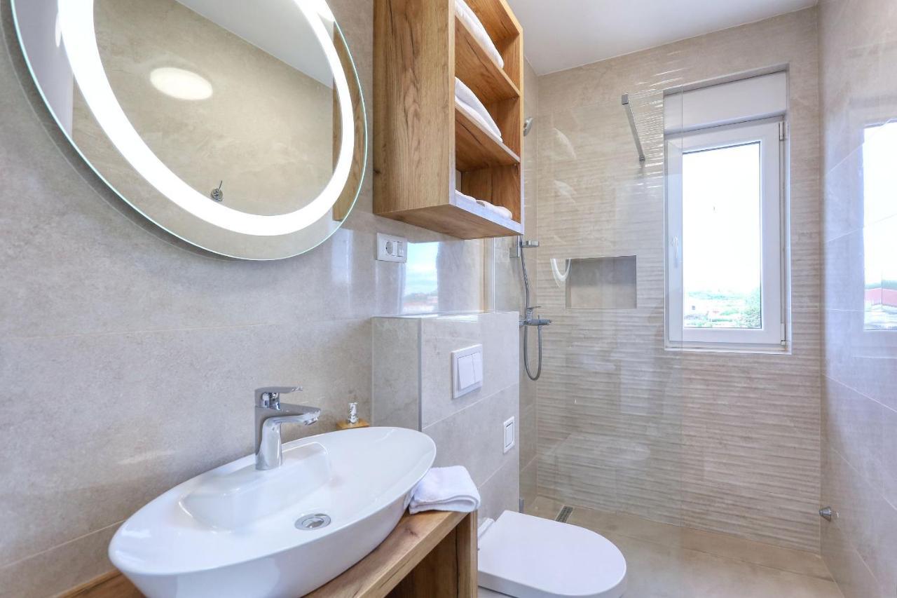 Bonaca With Jacuzzi Apartment