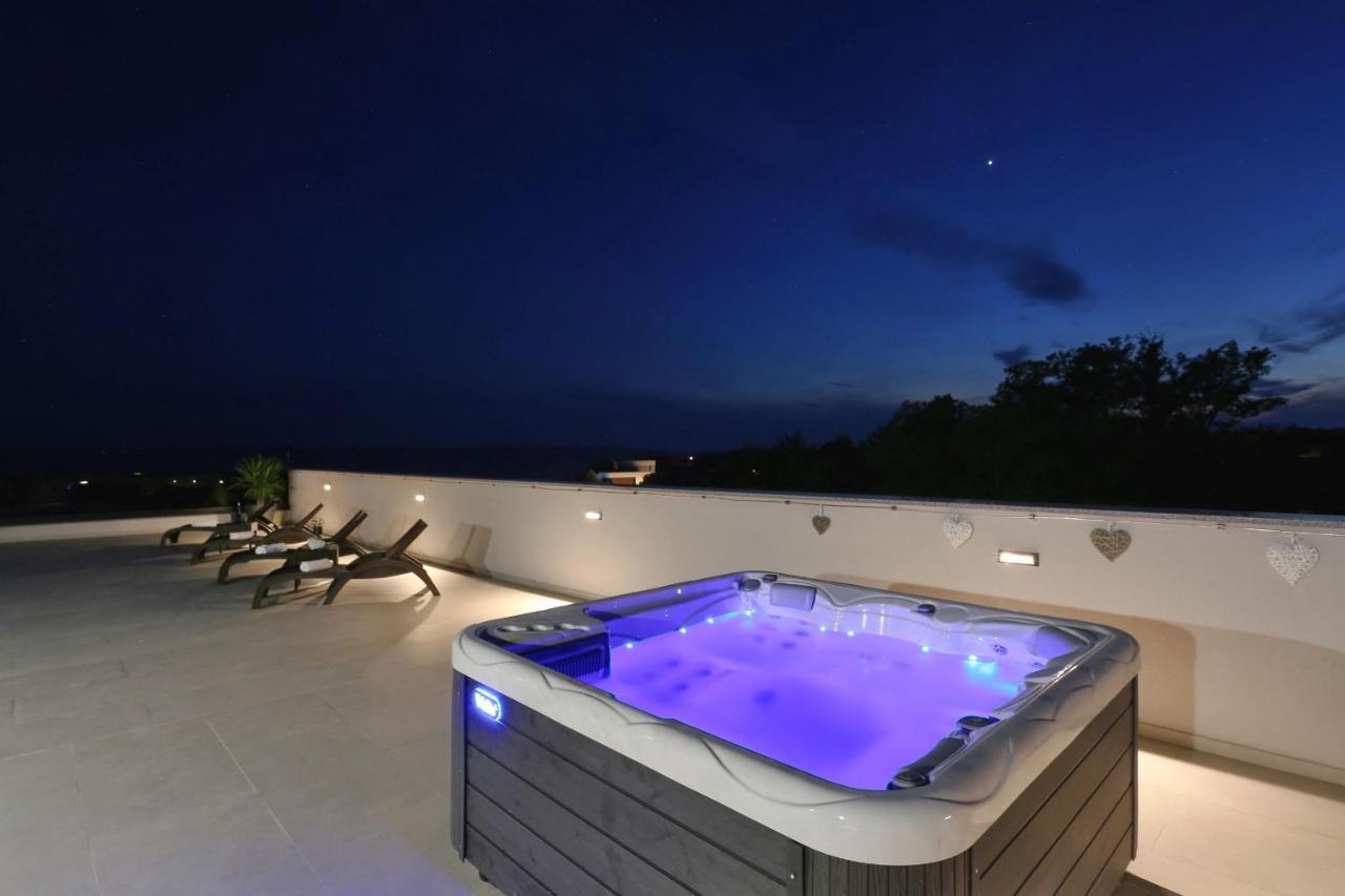 Bonaca With Jacuzzi Privlaka (Zadar)